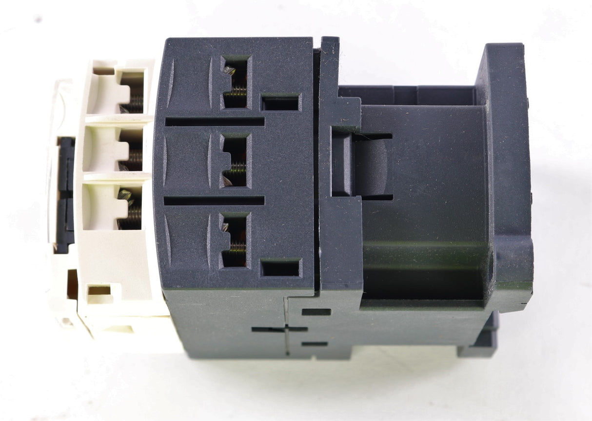 TELEMECANIQUE ­-­ LC1-DO9P7 ­-­ CONTACTOR 3P 230V COIL