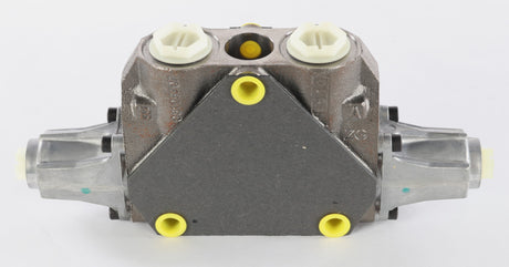 BOBCAT ­-­ 7029376 ­-­ SECTION VALVE