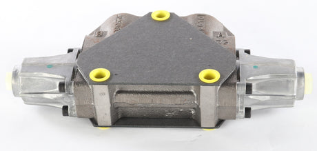 BOBCAT ­-­ 7029376 ­-­ SECTION VALVE