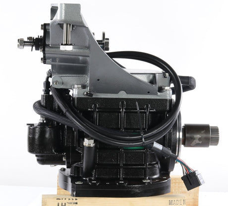 VOLVO PENTA ­-­ 23620261 ­-­ TRANSMISSION ASM W/ MOUNT BRKT