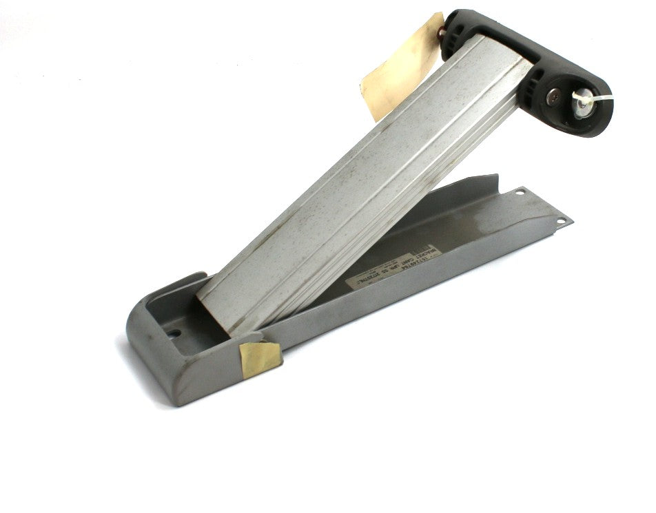 PREVOST ­-­ N8907575 ­-­ CANTILEVER ASY 1P LON INSIGHT