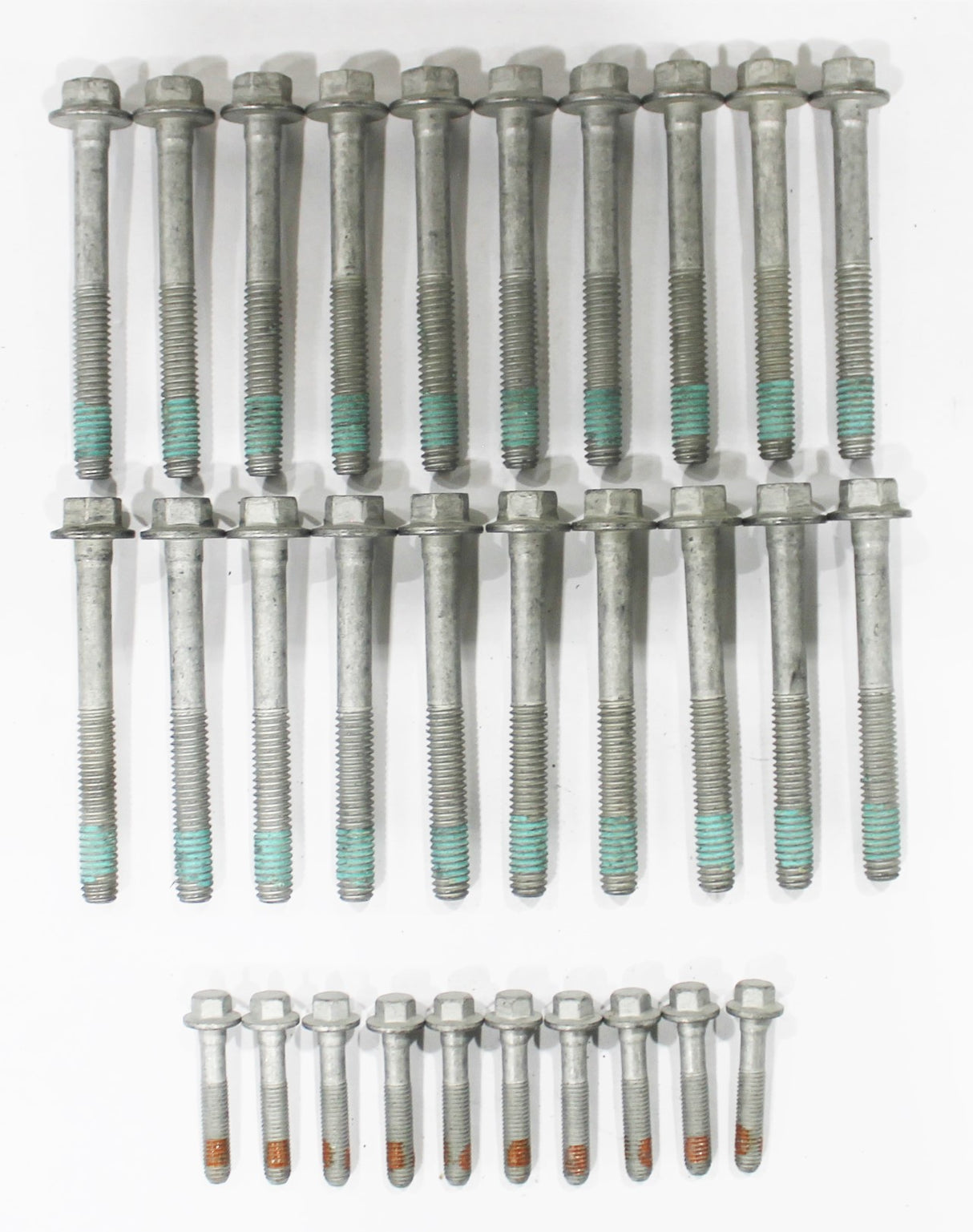 GM ­-­ 17800568 ­-­ CYLINDER HEAD BOLT KIT