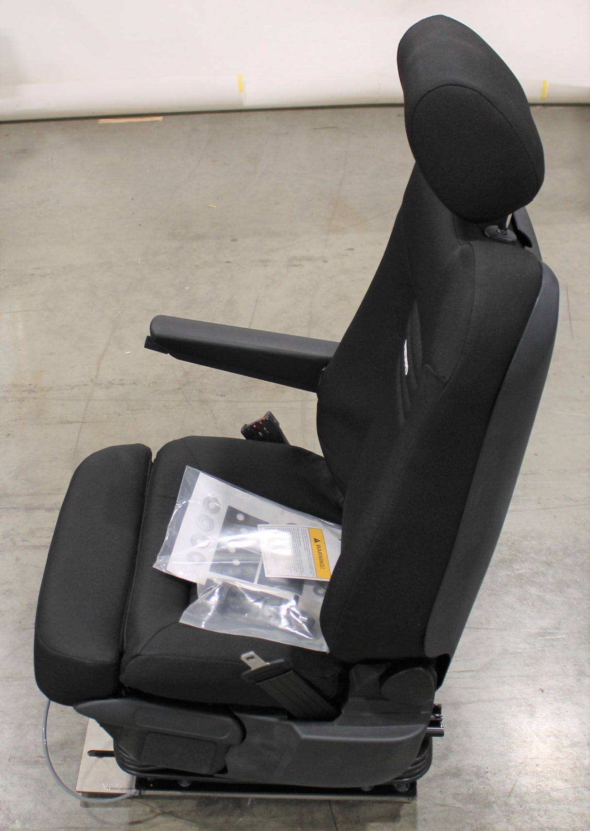 RECARO ­-­ 41V.05.202.CC11 ­-­ DRIVERS SEAT B100W