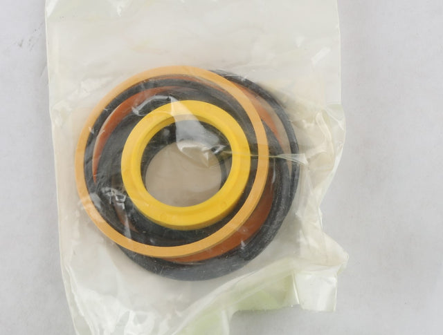 BOBCAT ­-­ 6678541 ­-­ KIT SEAL