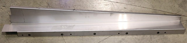 PREVOST ­-­ 050365 ­-­ LOWER SHROUD PANEL