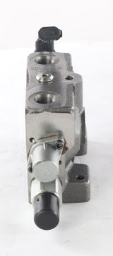 BOBCAT ­-­ 6683914 ­-­ VALVE TRAVEL