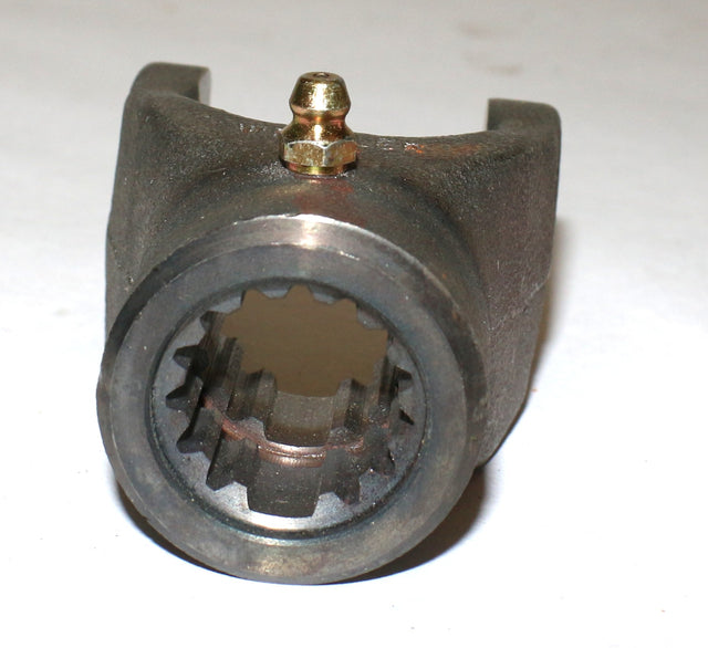 BOBCAT ­-­ 7011063 ­-­ U-JOINT YOKE