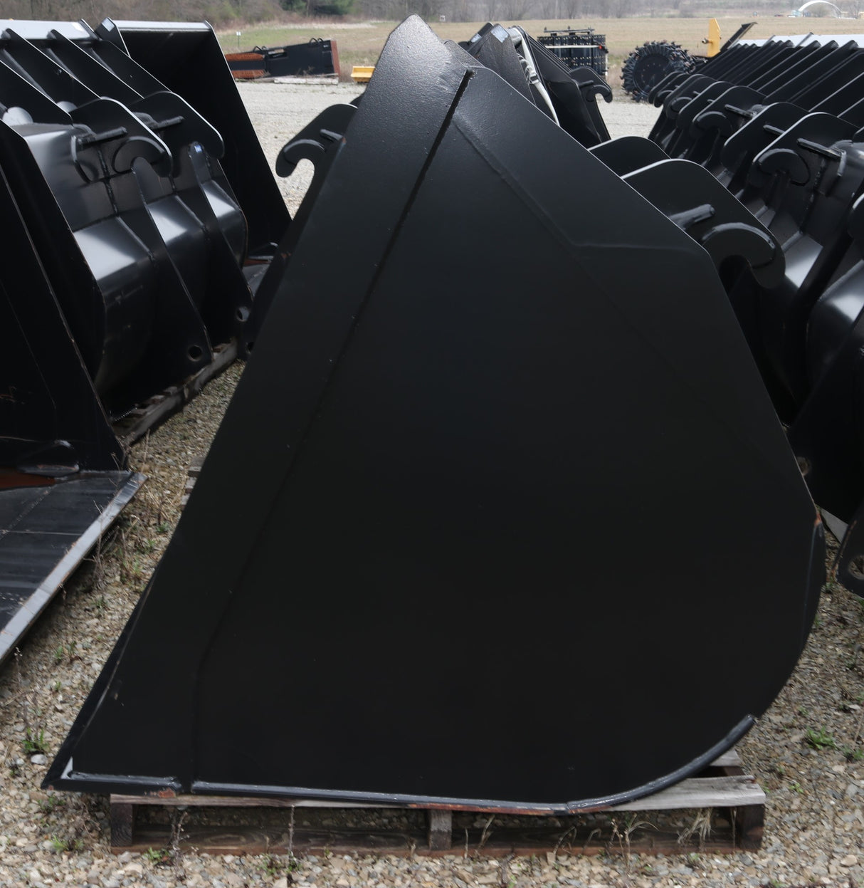 JLG ­-­ 1001207058 ­-­ BUCKET - GENERAL PURPOSE 3.9 CU YD - MODEL 2733