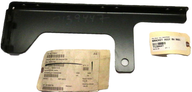 JLG ­-­ 7139447 ­-­ BRACKET ASSY RH RADIATOR