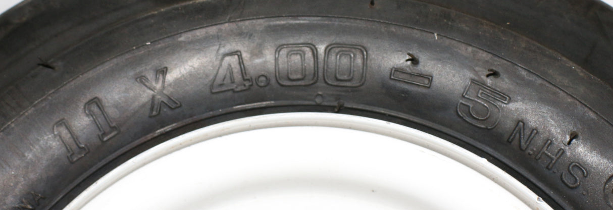 BUSH HOG ­-­ 50031284 ­-­ TIRE AND HUB ASSEMBLY
