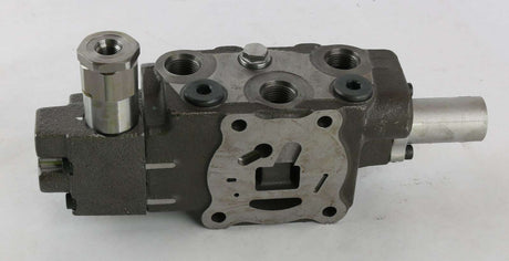 BOBCAT ­-­ 7024705 ­-­ VALVE SECTION