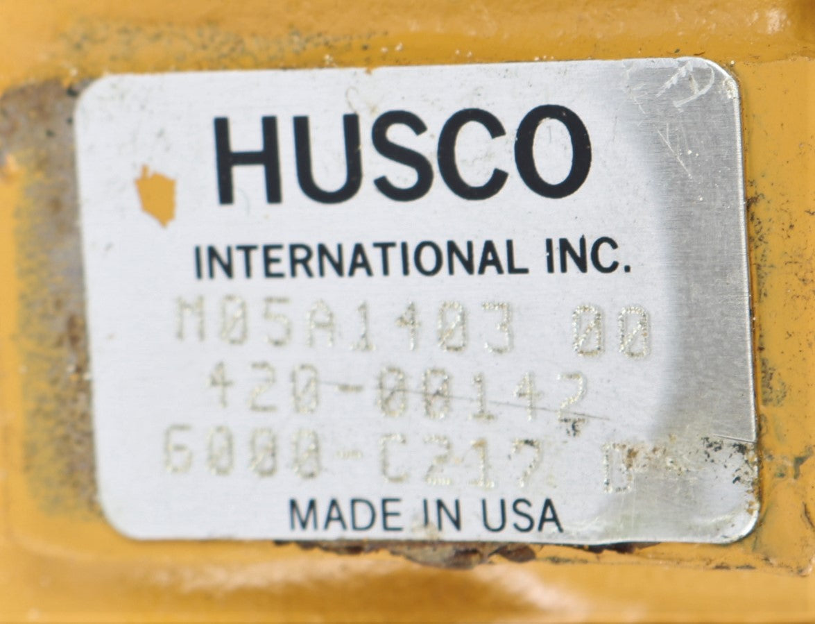 HUSCO ­-­ 6000-C212 ­-­ HYDRAULIC CONTROL VALVE: 3-SPOOL