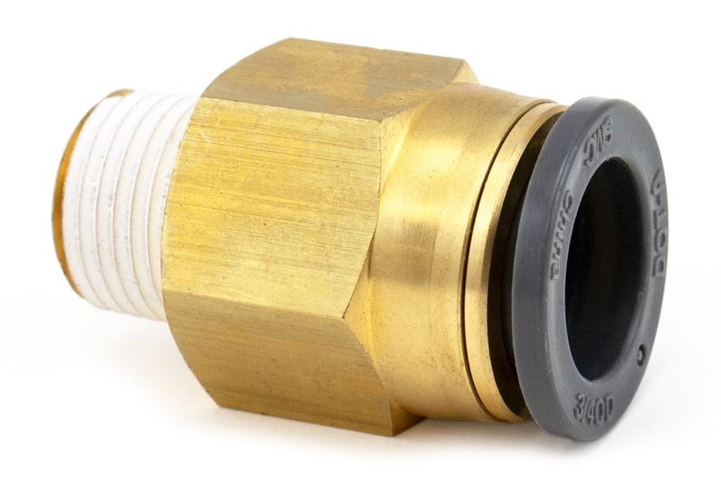 SAF-HOLLAND - HALDEX / MIDLAND ­-­ APC68F6X2 ­-­ FITTING CONNECTOR MALE 3/8T 1/8P DOT PUCH COMP