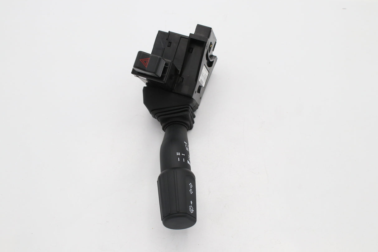 NAVISTAR ­-­ 4057712C4 ­-­ SIGNAL SWITCH