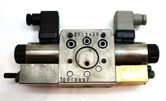 JLG ­-­ 70047084 ­-­ DIRECTIONALVALVE 4/3