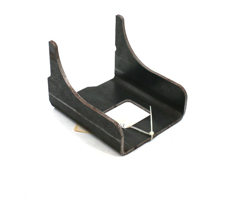PREVOST ­-­ 173586 ­-­ PLATE RADIUS ROD ATTACHMENT L