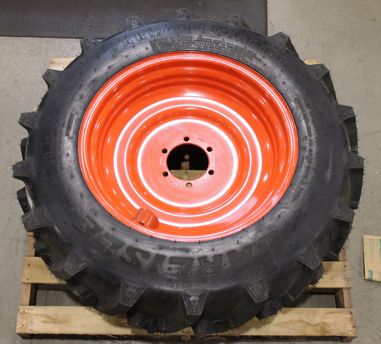 BOBCAT ­-­ 7372766 ­-­ WHEEL TIRE ASSEMBLY