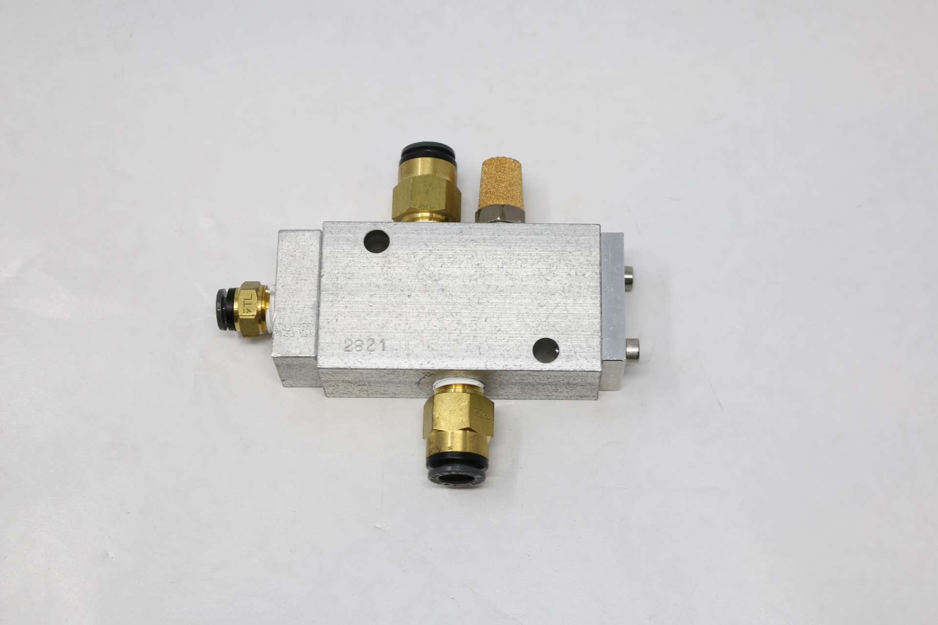 funk ojisan GOLDEN VALVE  3ノブ HENDRICKSON - 009790 - REVERSE LIFT & LOCK VALVE – Iron Wing
