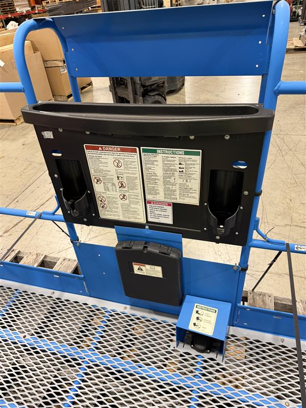 JLG ­-­ 70044793 ­-­ PLATFORMASSY 8' TRI ENTRY