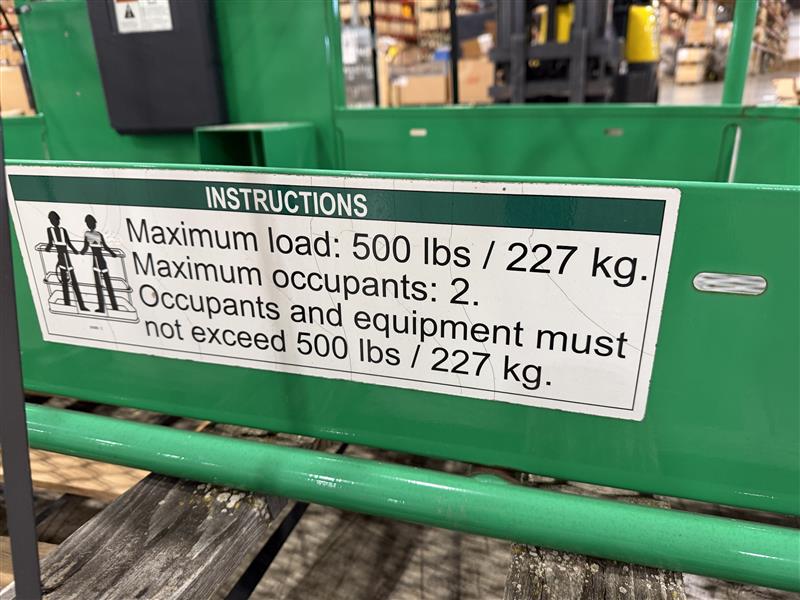 JLG ­-­ 70040939SB ­-­ PLATFORMASSY 8FTSERV S125