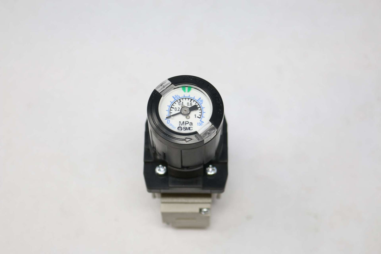 SMC ­-­ ARG20-N02G1-Z ­-­ REGULATOR W/GAUGE