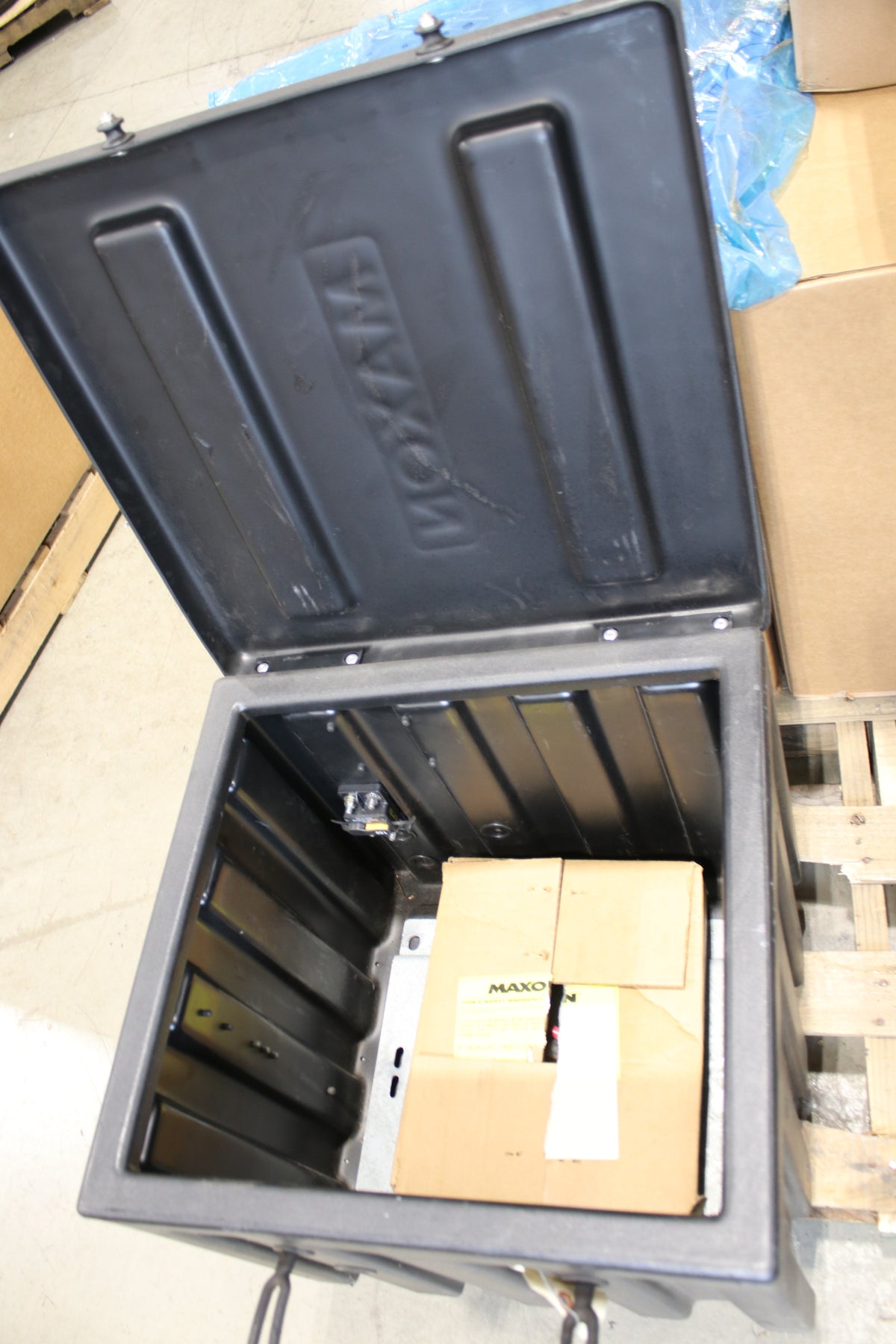 MAXON ­-­ 269560-01 ­-­ BATTERY BOX