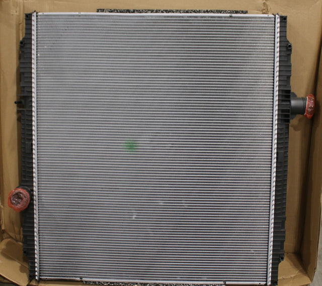 KENWORTH ­-­ N3800003 ­-­ RADIATOR
