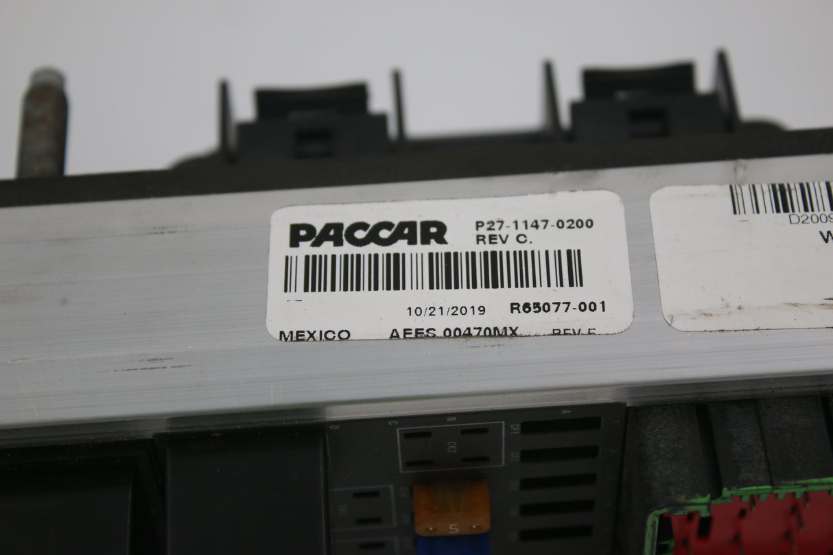 KENWORTH  ­-­ P27-1147-0200 ­-­ CAB POWER DISTRIBUTION