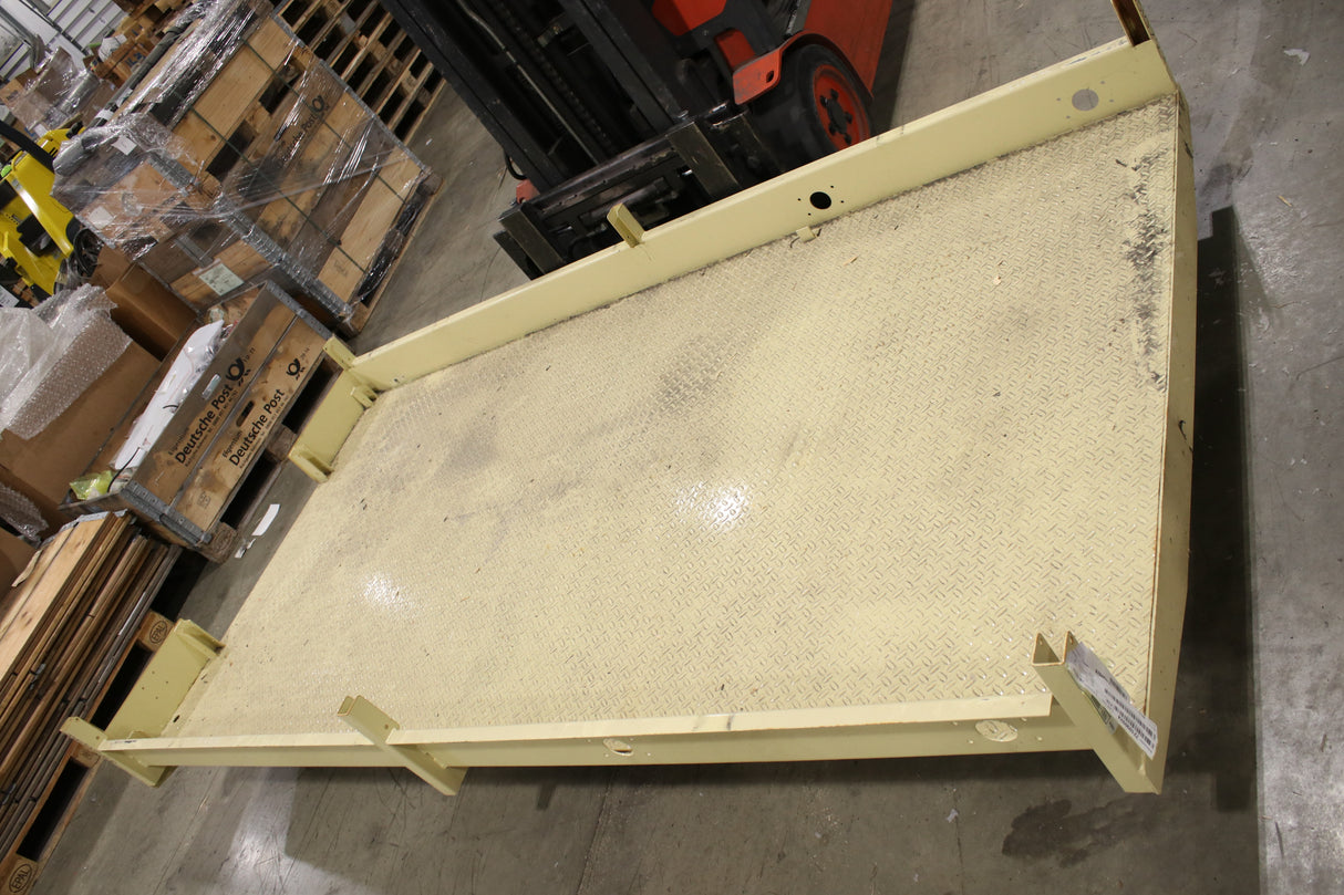 JLG ­-­ 3510723 ­-­ WELD- PLATFORM
