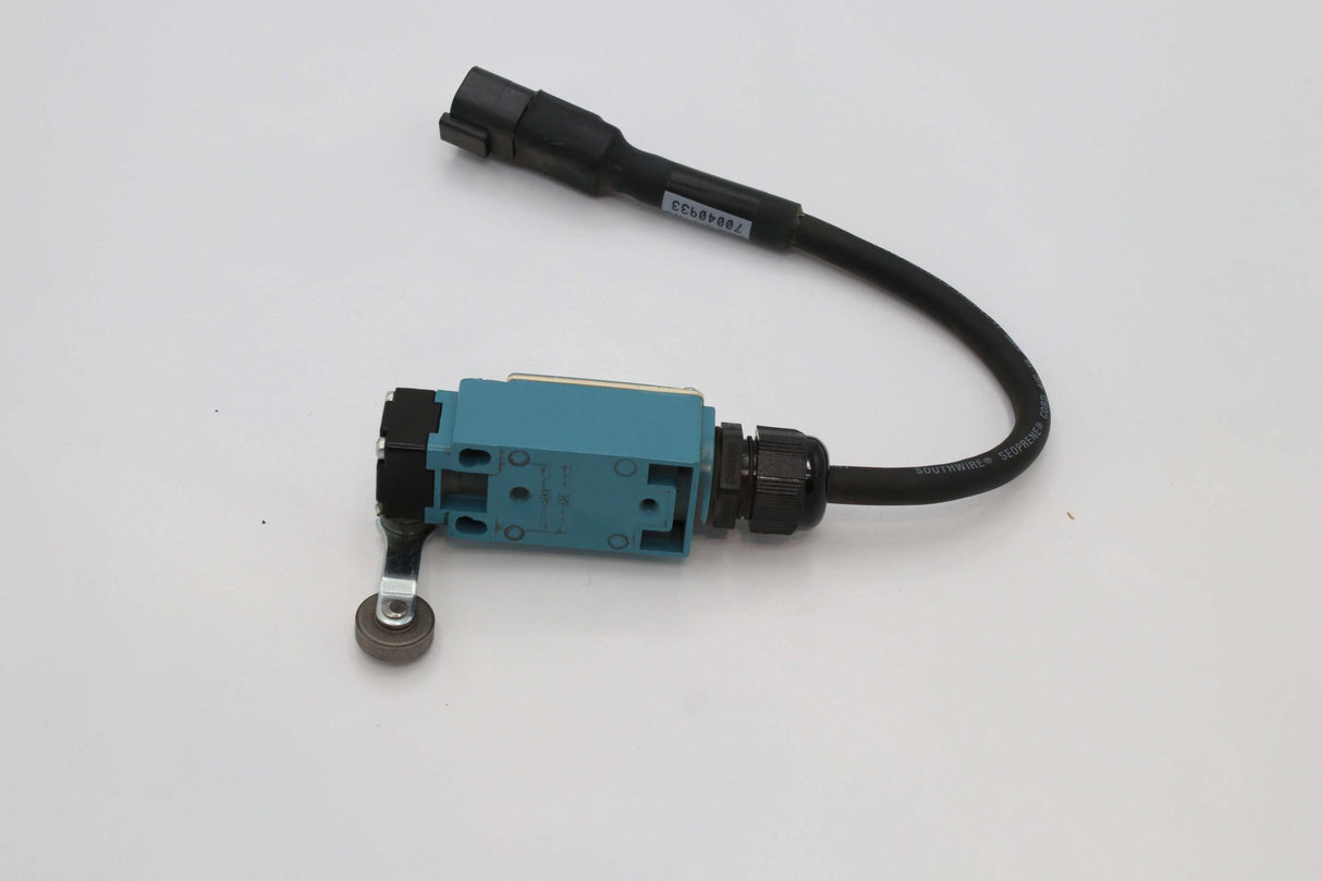 JLG ­-­ 70040933 ­-­ LIMIT SWITCH- OPERATIONAL