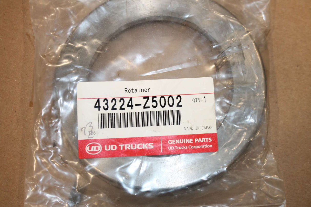 UD TRUCKS ­-­ 43224Z5002 ­-­ SEAL RETAINER