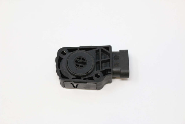 BOBCAT ­-­ 7281261 ­-­ CONTROL THROTT