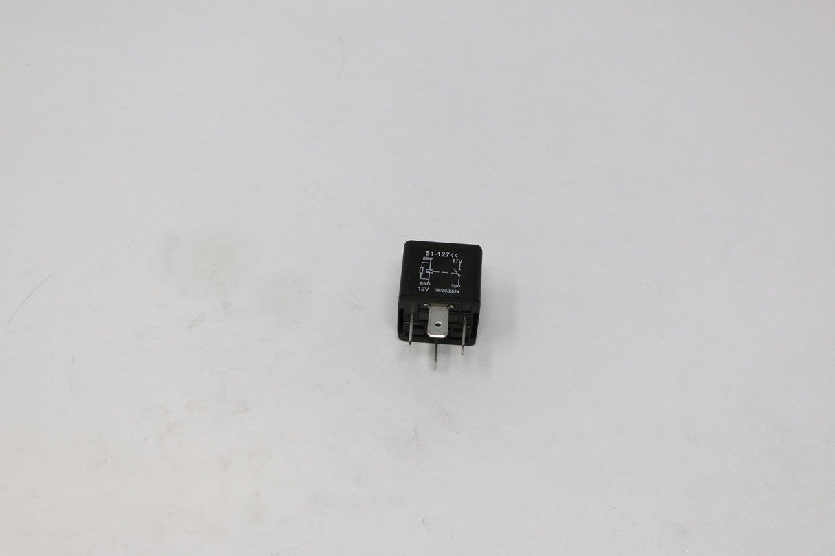 NEW HOLLAND & CASE- FACTORY OVERSTOCK ­-­ 83990084 ­-­ RELAY-12V-40A-4 PIN