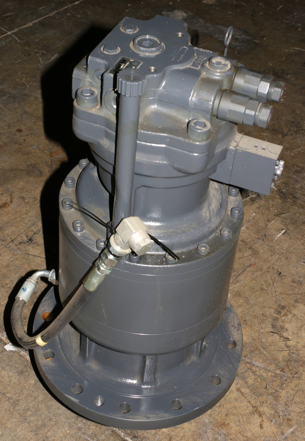 BOBCAT ­-­ 7410699 ­-­ SWING ASSEMBLY FITS E165