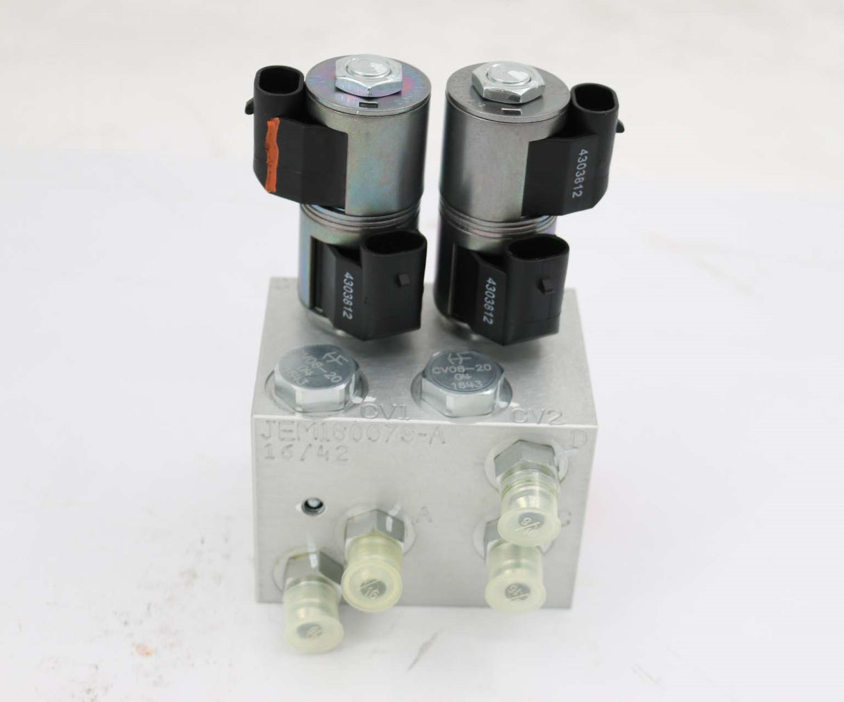 BOBCAT ­-­ 7310656 ­-­ VALVE HYD