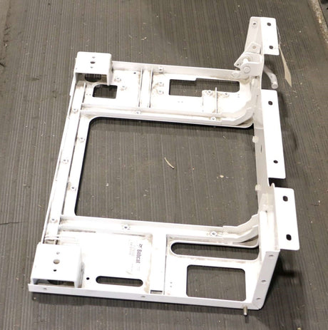 BOBCAT ­-­ 7379622 ­-­ PANEL SEAT