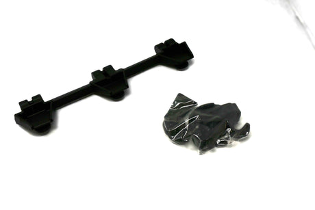 BOBCAT ­-­ 7372275 ­-­ LATCH DOOR