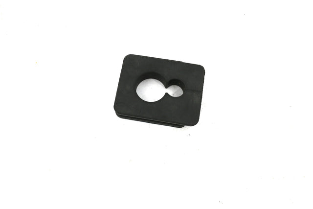 BOBCAT ­-­ 7347402 ­-­ GROMMET RUBBER