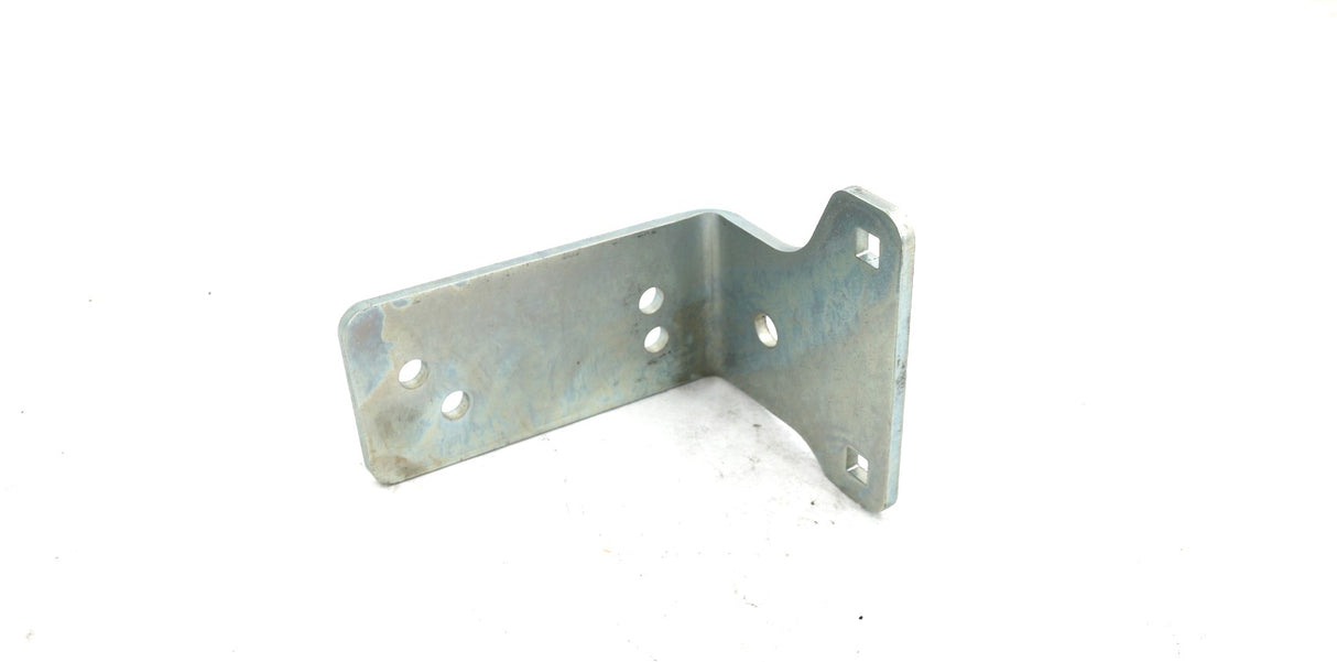 BOBCAT ­-­ 7319943 ­-­ BRACKET AIR FILTER