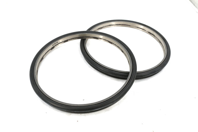 BOBCAT ­-­ 7410295 ­-­ SEAL FLOATING