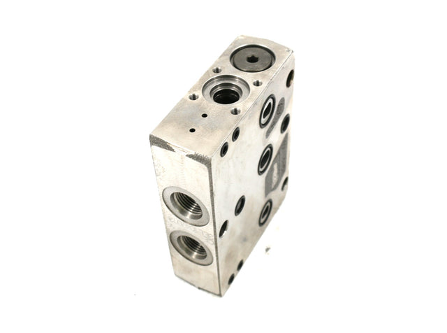 BOBCAT ­-­ 7271404 ­-­ SECTION