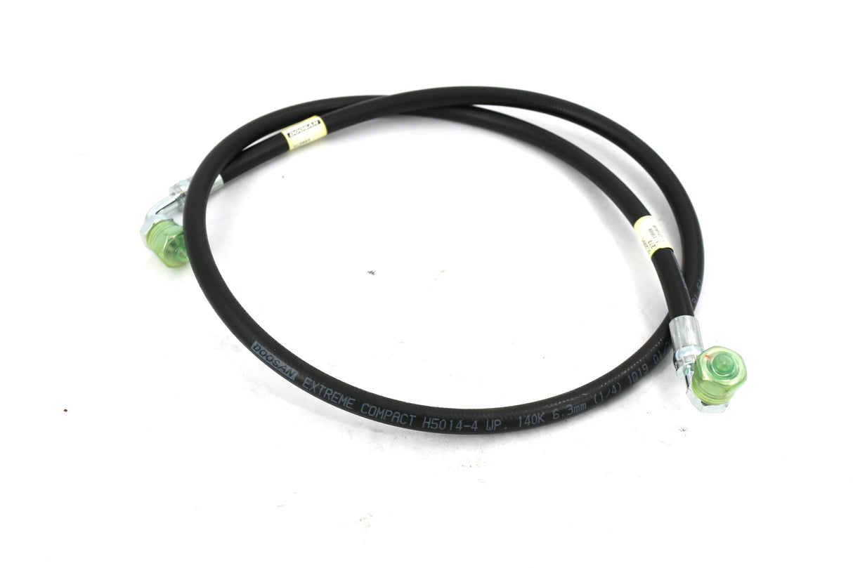 BOBCAT ­-­ 7029146 ­-­ HOSE HYDRAULIC