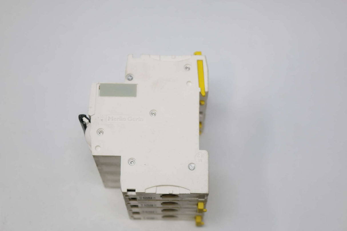 MERLIN GERIN  ­-­ A9F74440 ­-­ CIRCUIT BREAKER 4 POLE 40A