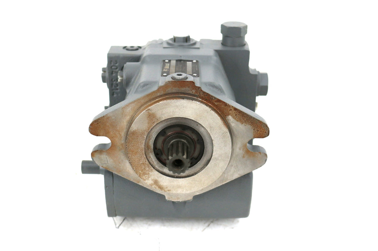 BOBCAT ­-­ 6687768 ­-­ PUMP