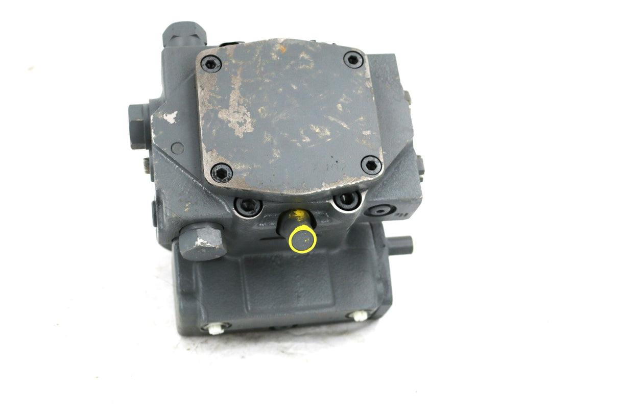 BOBCAT ­-­ 6687768 ­-­ PUMP