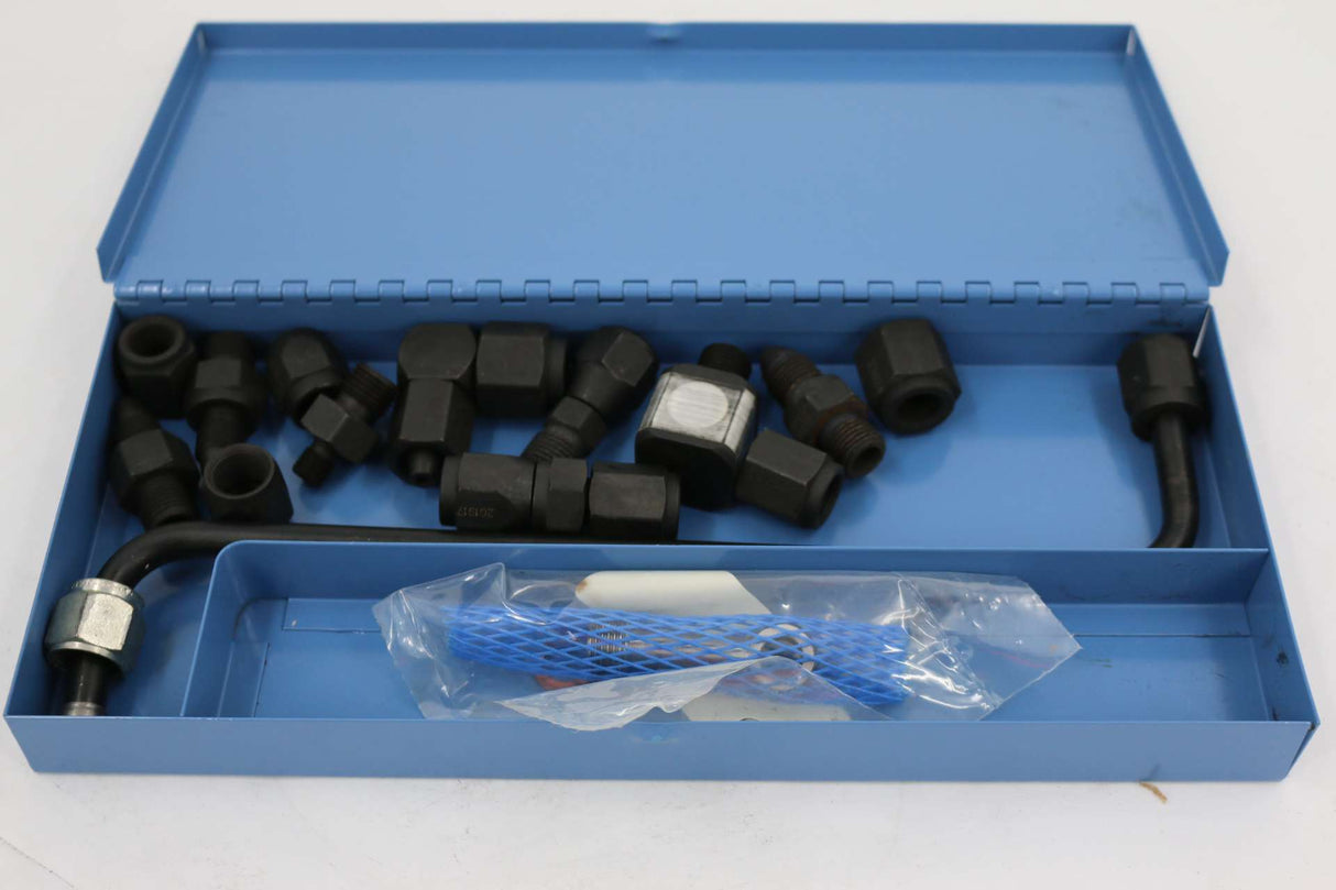 BOBCAT ­-­ 7025110 ­-­ ADAPTER NOZZLE TESTER SET