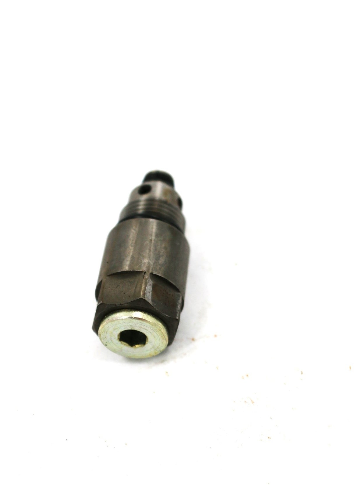 BOBCAT ­-­ 6658315 ­-­ VALVE - RELIEF