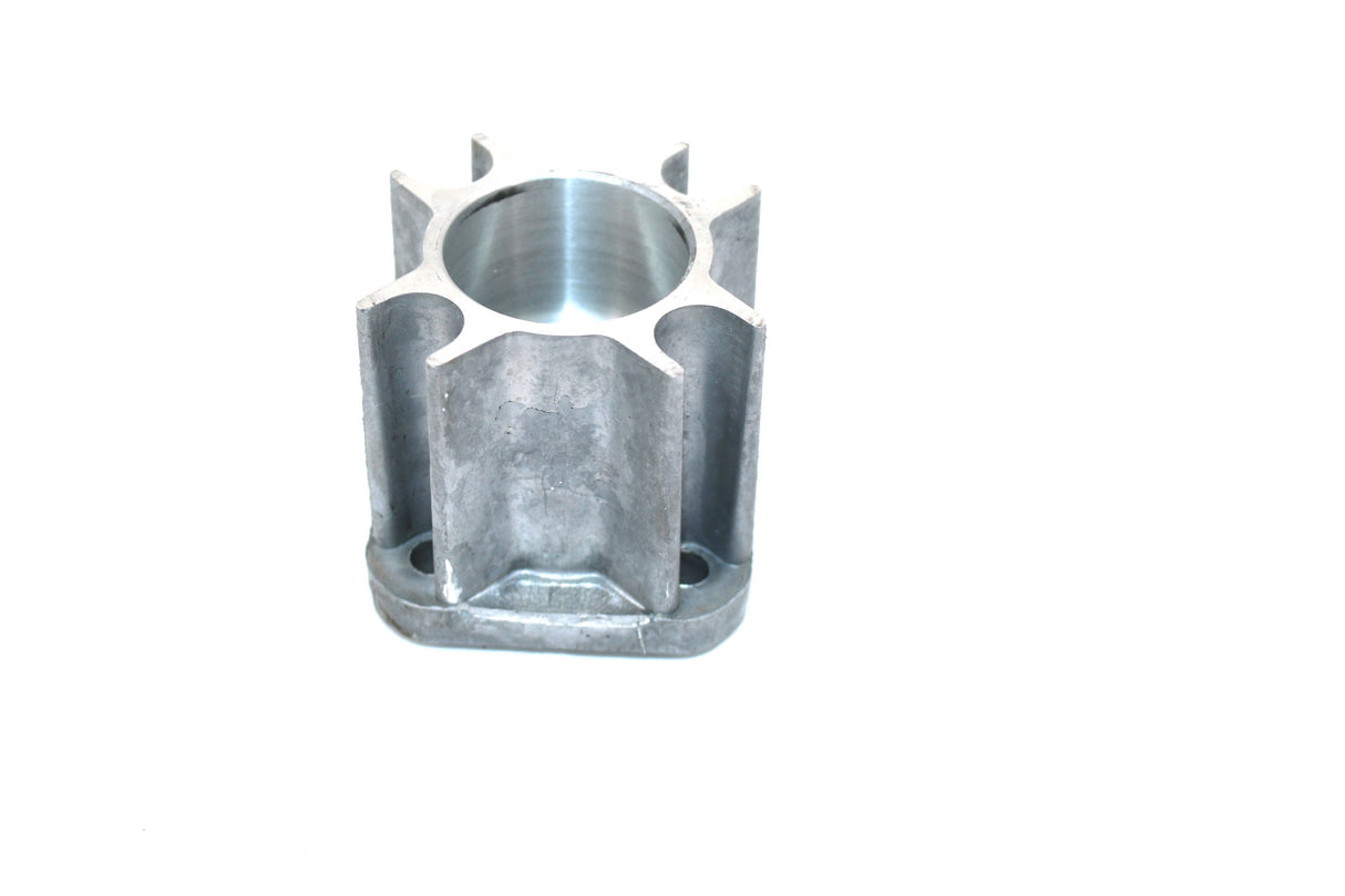 BOBCAT ­-­ 6670651 ­-­ SPACER