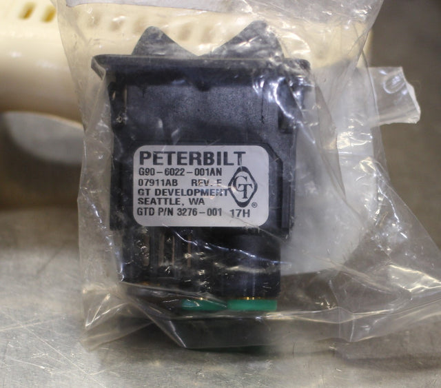 PETERBILT (PACCAR) ­-­ G90-6022-001AN ­-­ VALVE-AIR ROCK SWITCH