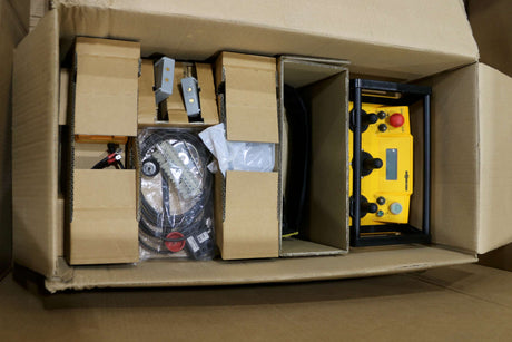 MANITOWOC GROVE ­-­ 90029796 ­-­ REMOTE RADIO CONTROL